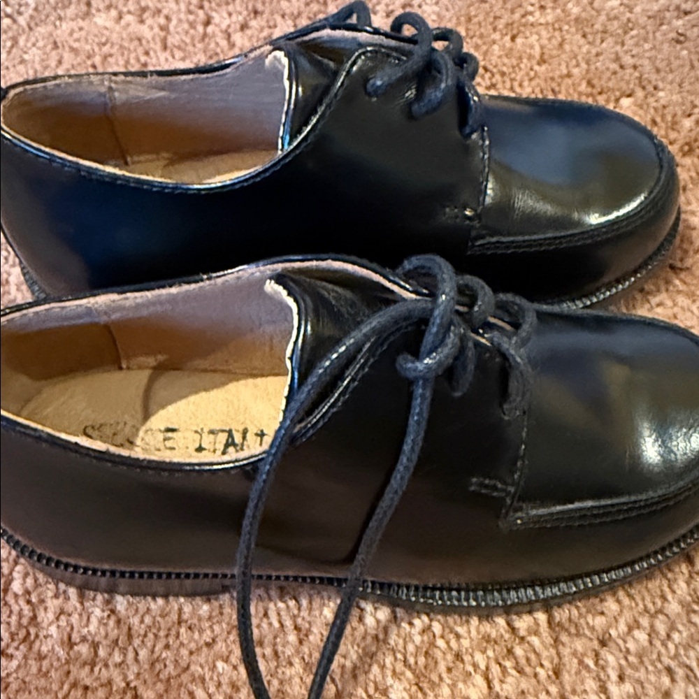 Vero Cuoio Black Kids Dress Shoes - Picture 4 of 4